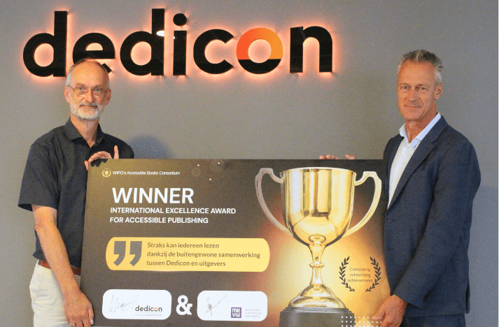 Paul Gillijns (l) en Maarten Verboom met award